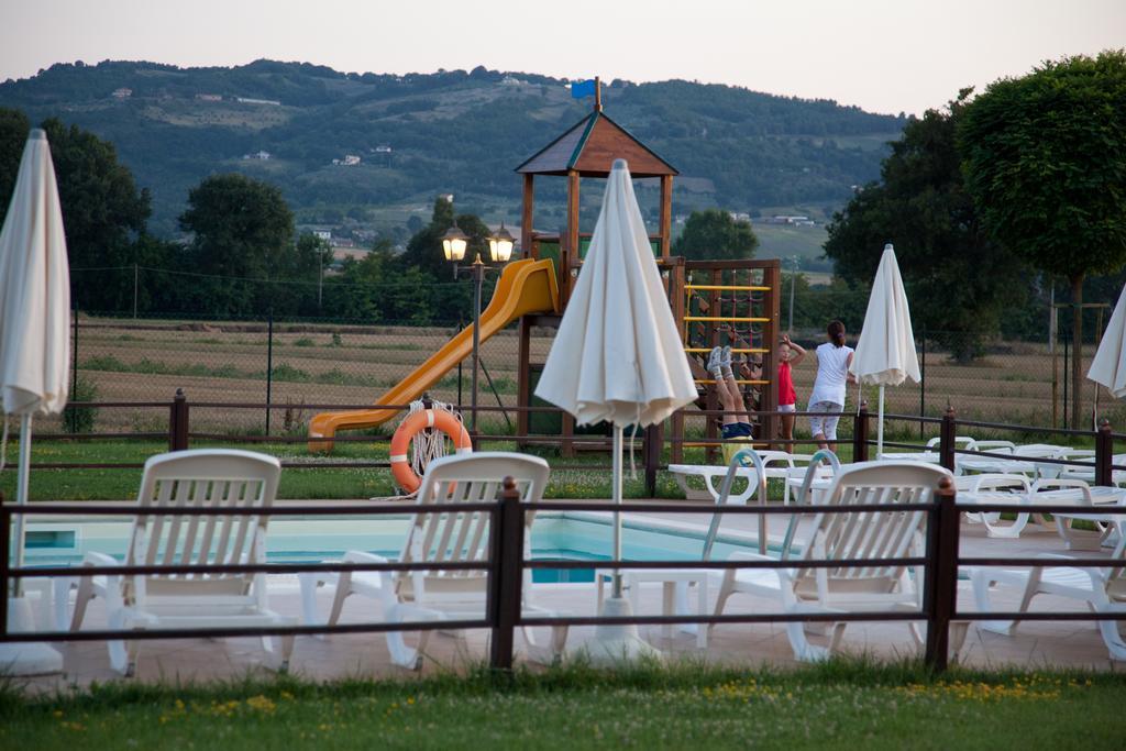 Agriturismo Le Rondini Di Francesco Di Assisi Cannara Luaran gambar