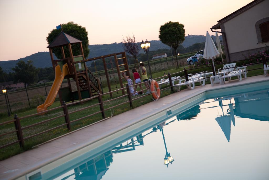 Agriturismo Le Rondini Di Francesco Di Assisi Cannara Luaran gambar