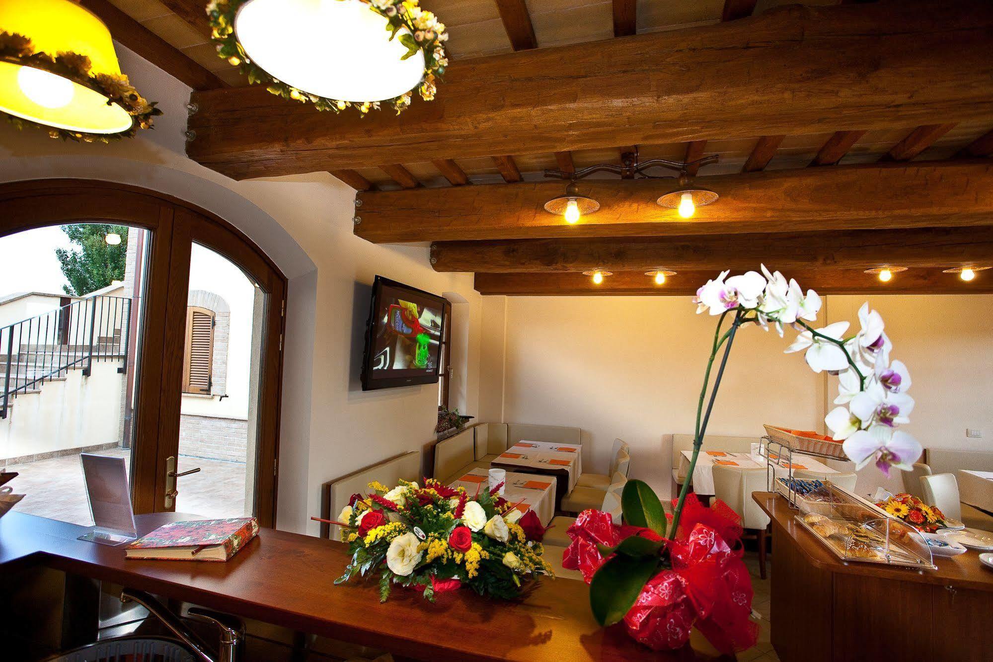Agriturismo Le Rondini Di Francesco Di Assisi Cannara Luaran gambar