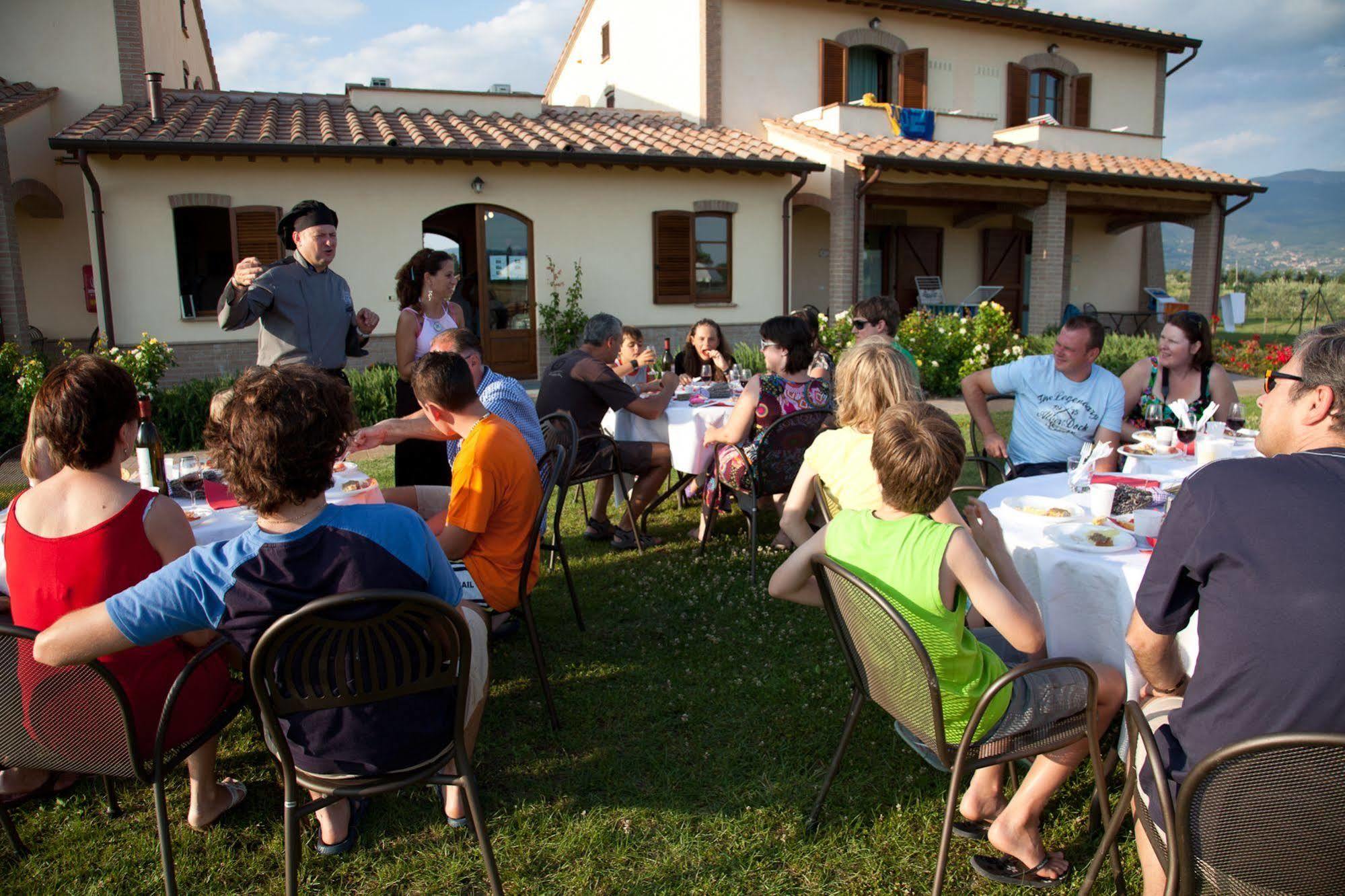 Agriturismo Le Rondini Di Francesco Di Assisi Cannara Luaran gambar