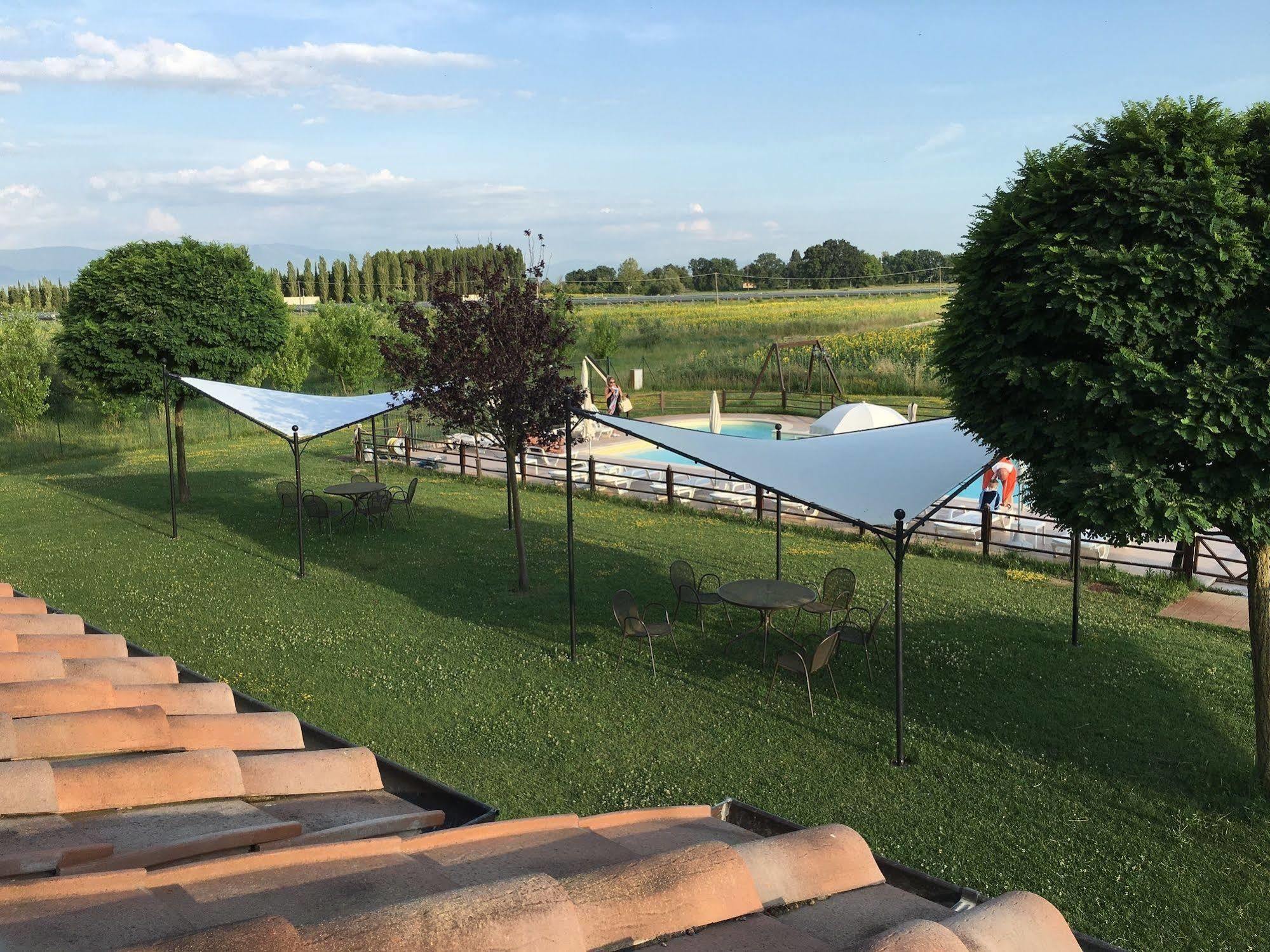 Agriturismo Le Rondini Di Francesco Di Assisi Cannara Luaran gambar